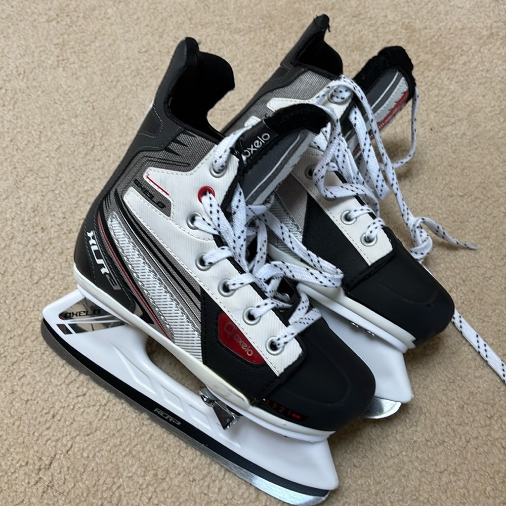 Oxelo hockey skates